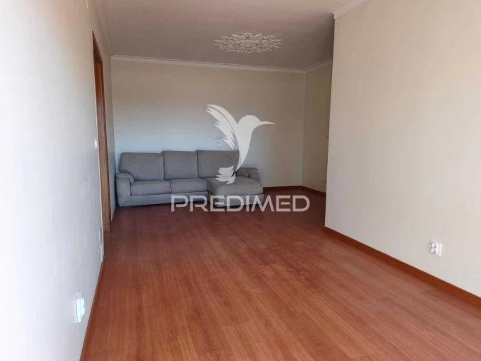 Apartamento T2 para Venda em Queluz e Belas Foto 4