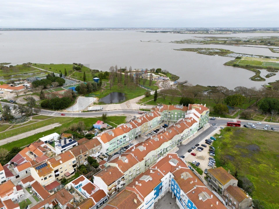 Moradia T1 para Venda em Baixa da Banheira e Vale da Amoreira Foto 32