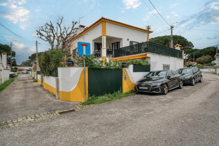 Moradia T5 para Venda em Colares