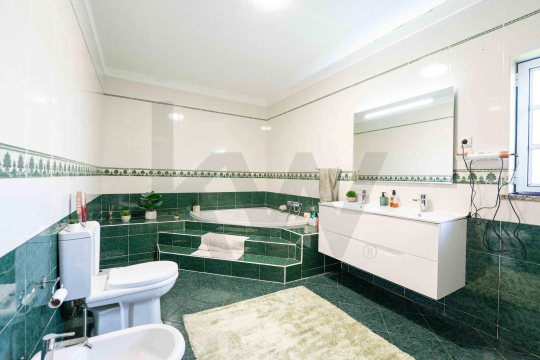 Moradia T4 para Venda em Friúmes e Paradela Foto 17