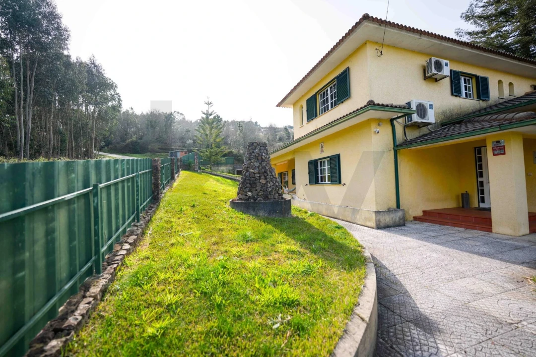 Moradia T4 para Venda em Friúmes e Paradela Foto 52