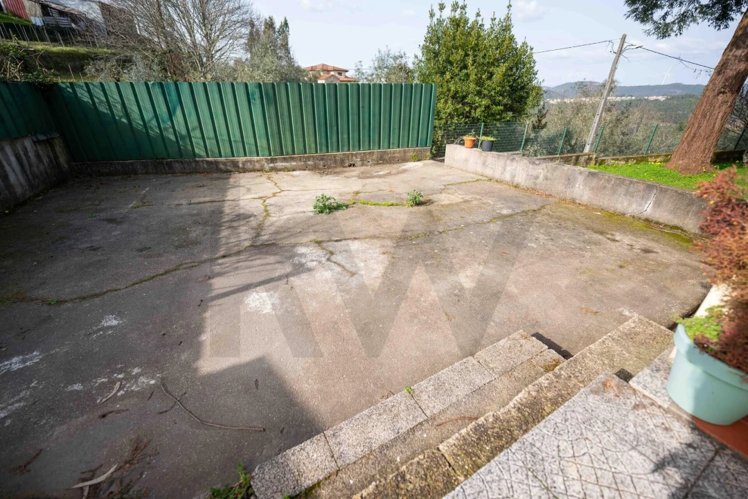 Moradia T4 para Venda em Friúmes e Paradela Foto 40