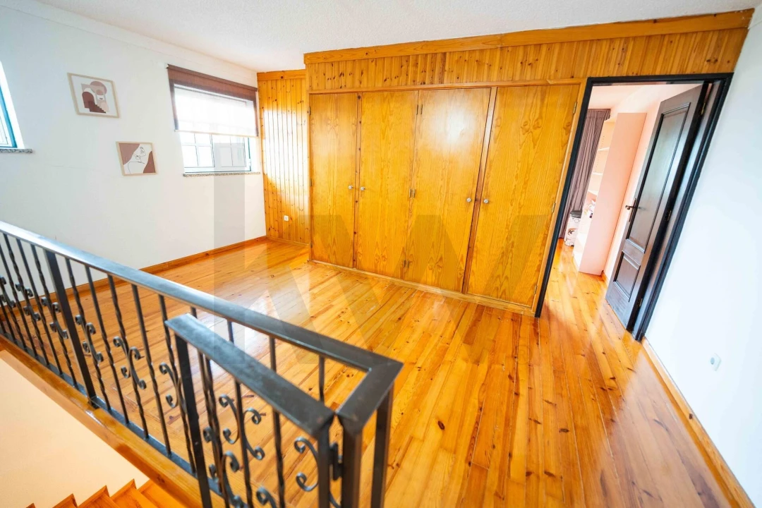 Moradia T4 para Venda em Friúmes e Paradela Foto 22