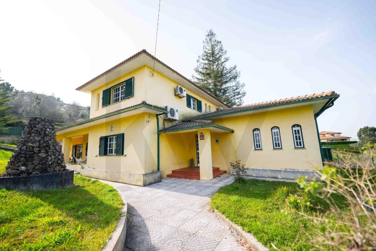 Moradia T4 para Venda em Friúmes e Paradela Foto 53