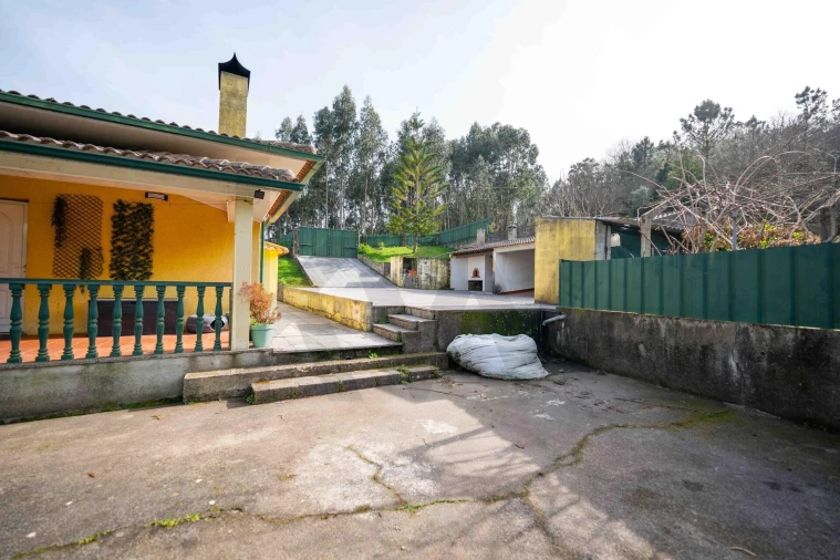 Moradia T4 para Venda em Friúmes e Paradela Foto 42