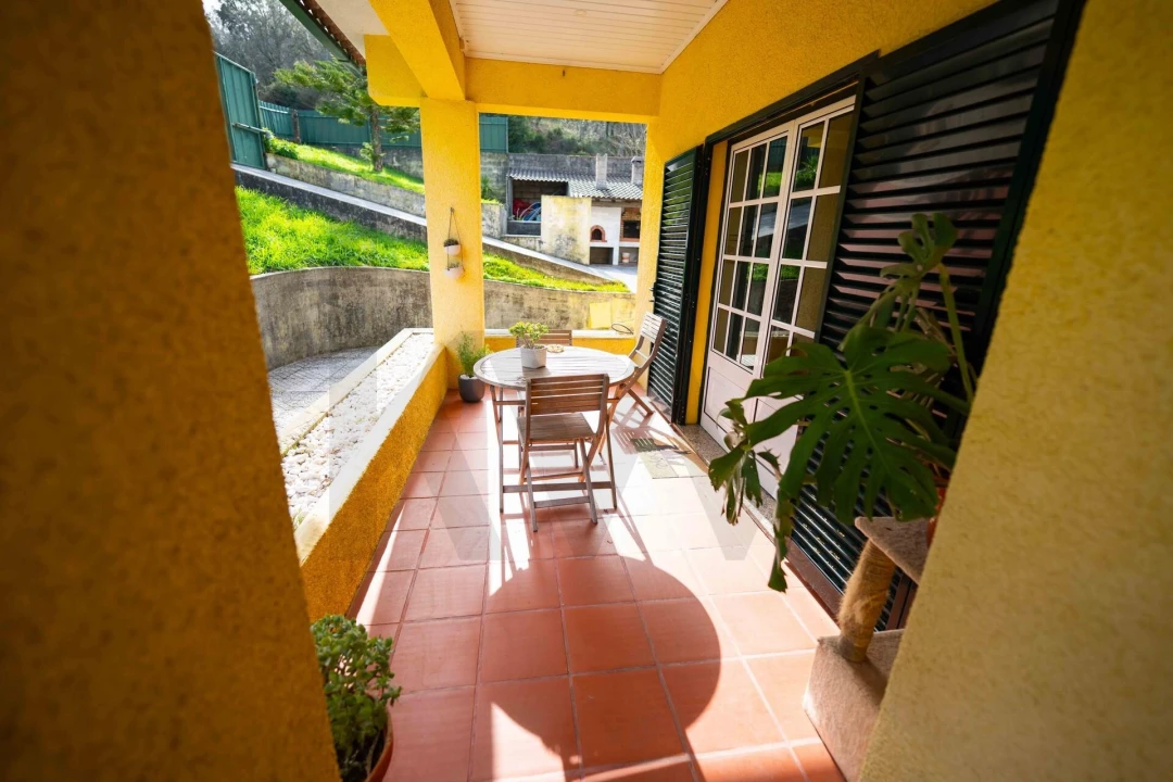 Moradia T4 para Venda em Friúmes e Paradela Foto 34