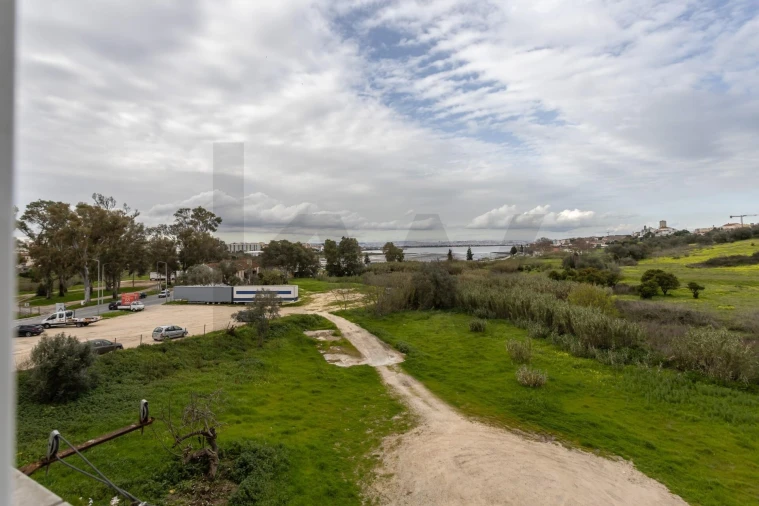 Apartamento T2 para Venda em Seixal, Arrentela e Aldeia de Paio Pires Foto 16