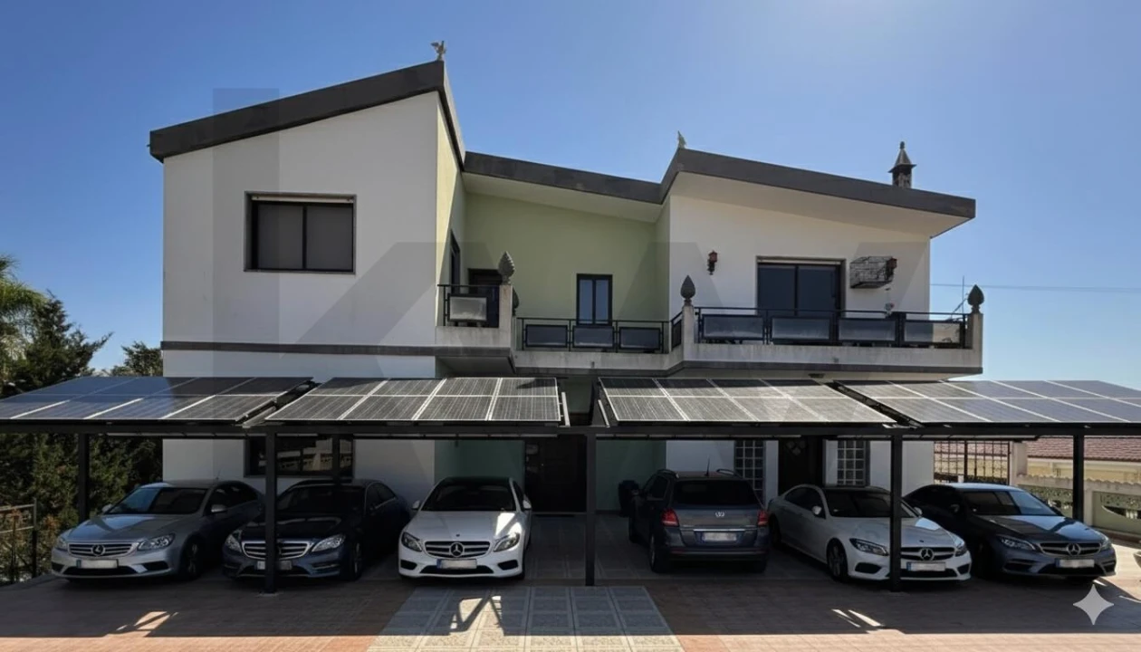 Moradia T7 para Venda em Quarteira Foto 3