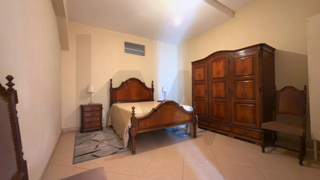 Moradia T7 para Venda em Quarteira Foto 6