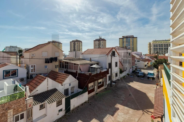 Moradia T1 para Venda em Costa da Caparica Foto 12