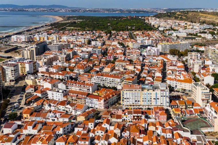 Moradia T1 para Venda em Costa da Caparica Foto 14