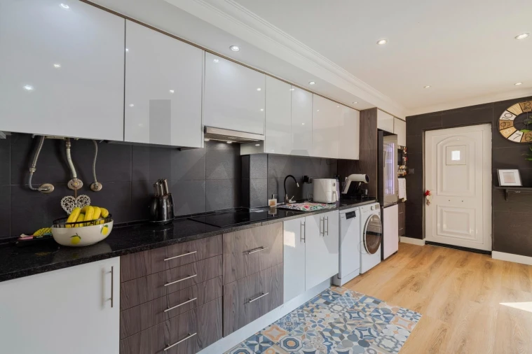 Moradia T1 para Venda em Costa da Caparica Foto 3