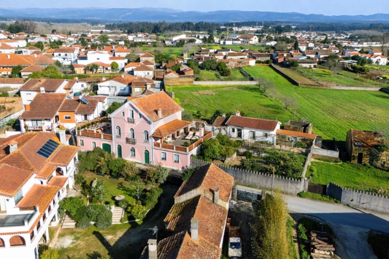 Moradia T5 para Venda em Barrô e Aguada de Baixo Foto 4