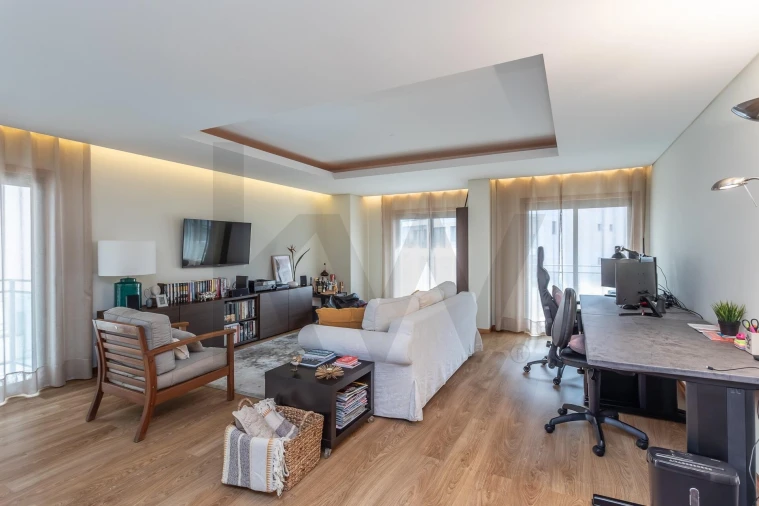 Apartamento T3 para Venda em Oeiras e São Julião da Barra, Paço de Arcos e Caxias Foto 5