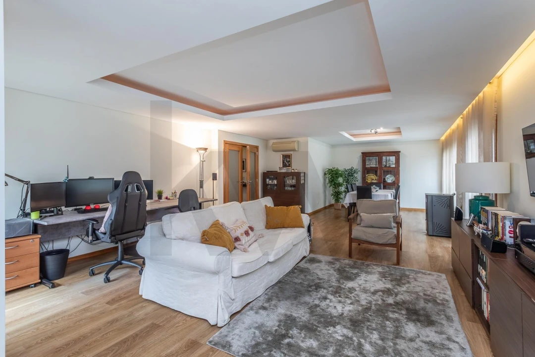 Apartamento T3 para Venda em Oeiras e São Julião da Barra, Paço de Arcos e Caxias Foto 1