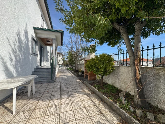 Moradia T4 para Venda em Ranhados Foto 4