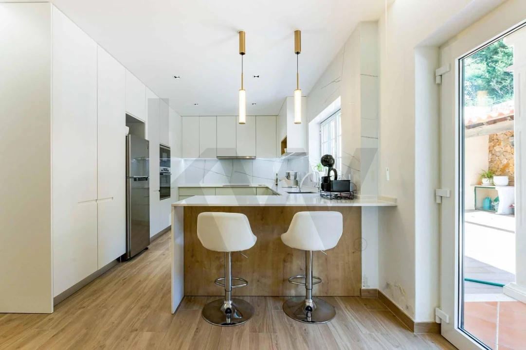 Moradia T5 para Venda em Serra e Junceira Foto 11