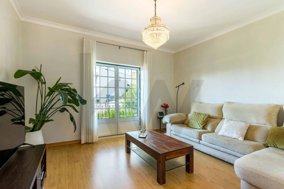 Moradia T5 para Venda em Serra e Junceira Foto 9