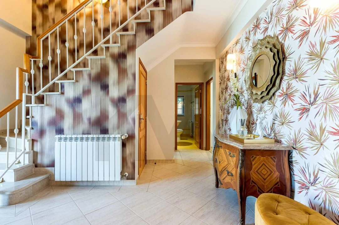 Moradia T5 para Venda em Serra e Junceira Foto 4