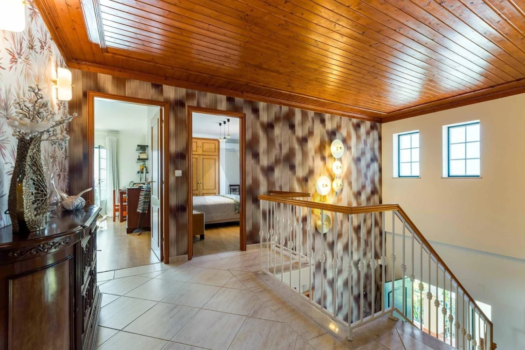 Moradia T5 para Venda em Serra e Junceira Foto 13