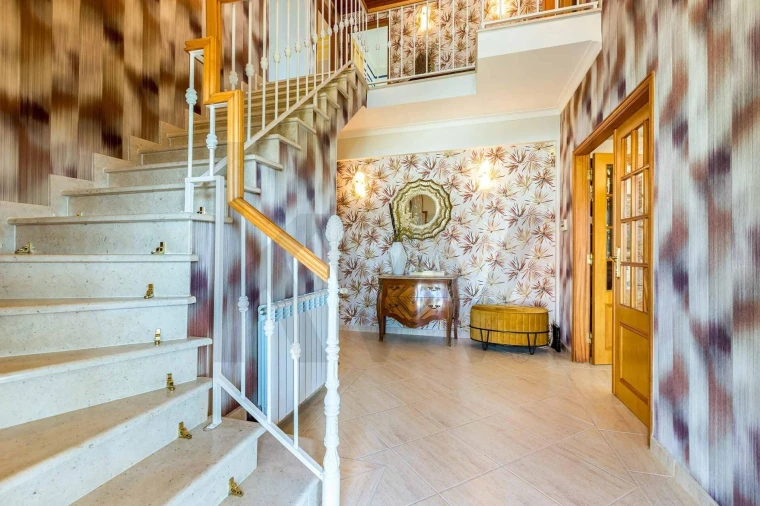 Moradia T5 para Venda em Serra e Junceira Foto 5