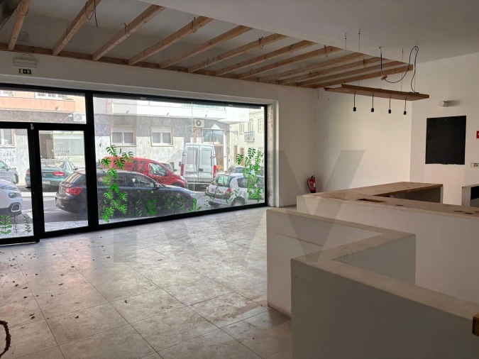 Loja para Arrendamento em Misericórdia Foto 6