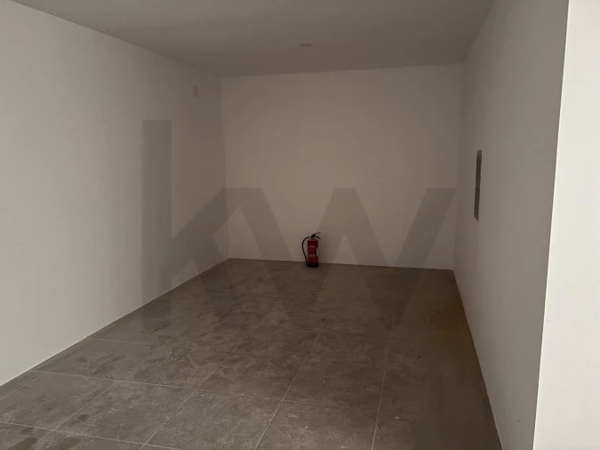 Loja para Arrendamento em Misericórdia Foto 14