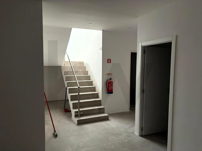 Loja para Arrendamento em Misericórdia Foto 12