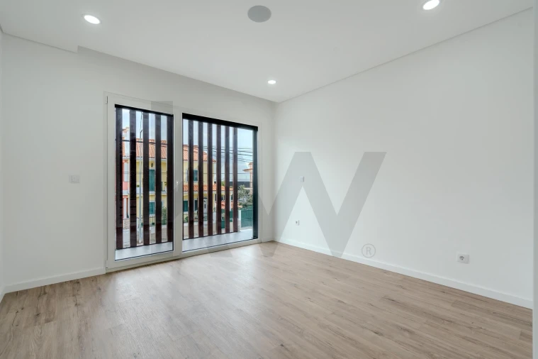 Moradia T4 para Venda em Corroios Foto 25