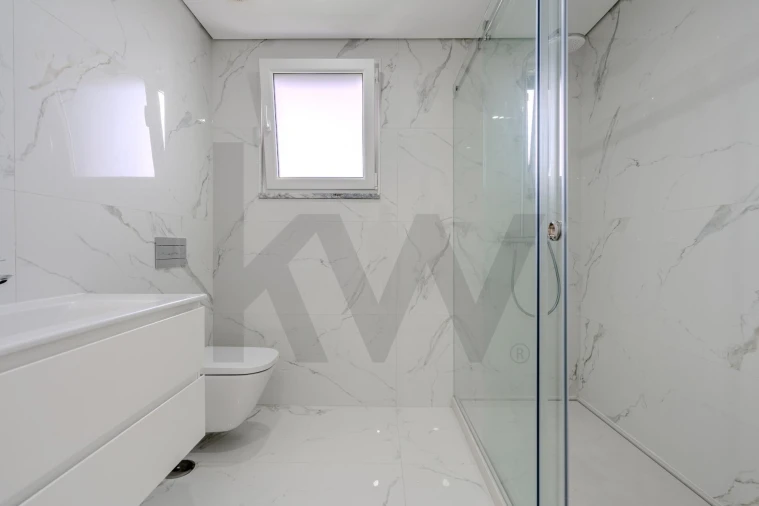 Moradia T4 para Venda em Corroios Foto 22