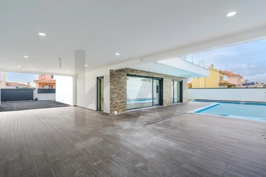 Moradia T4 para Venda em Corroios Foto 31