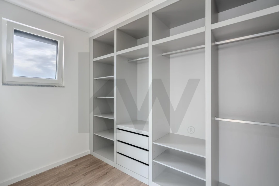 Moradia T4 para Venda em Corroios Foto 13