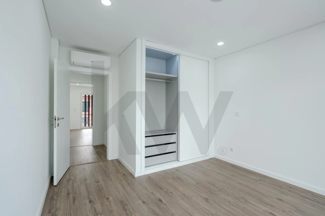 Moradia T4 para Venda em Corroios Foto 20