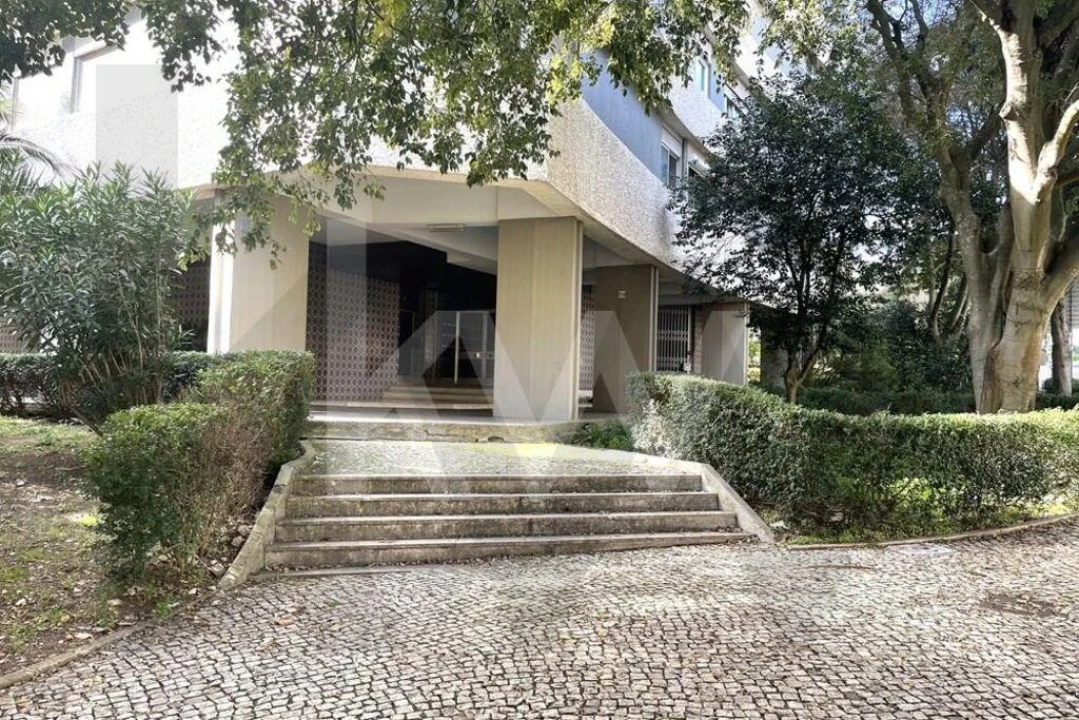 Apartamento T3 para Arrendamento em Algés, Linda-A-Velha e Cruz Quebrada-Dafundo Foto 1