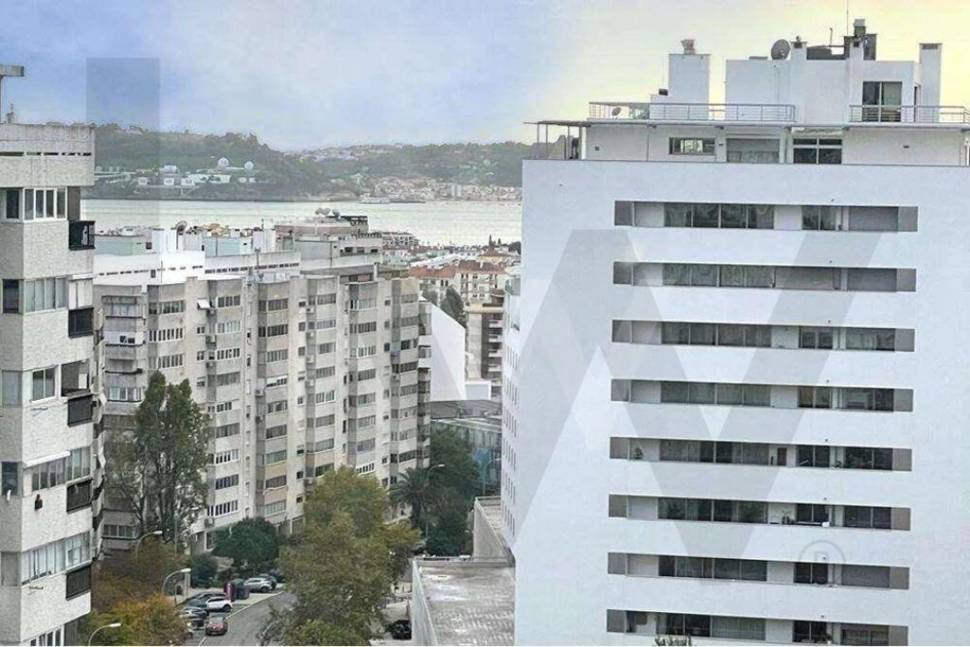 Apartamento T3 para Arrendamento em Algés, Linda-A-Velha e Cruz Quebrada-Dafundo Foto 14