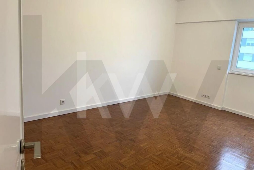 Apartamento T3 para Arrendamento em Algés, Linda-A-Velha e Cruz Quebrada-Dafundo Foto 32