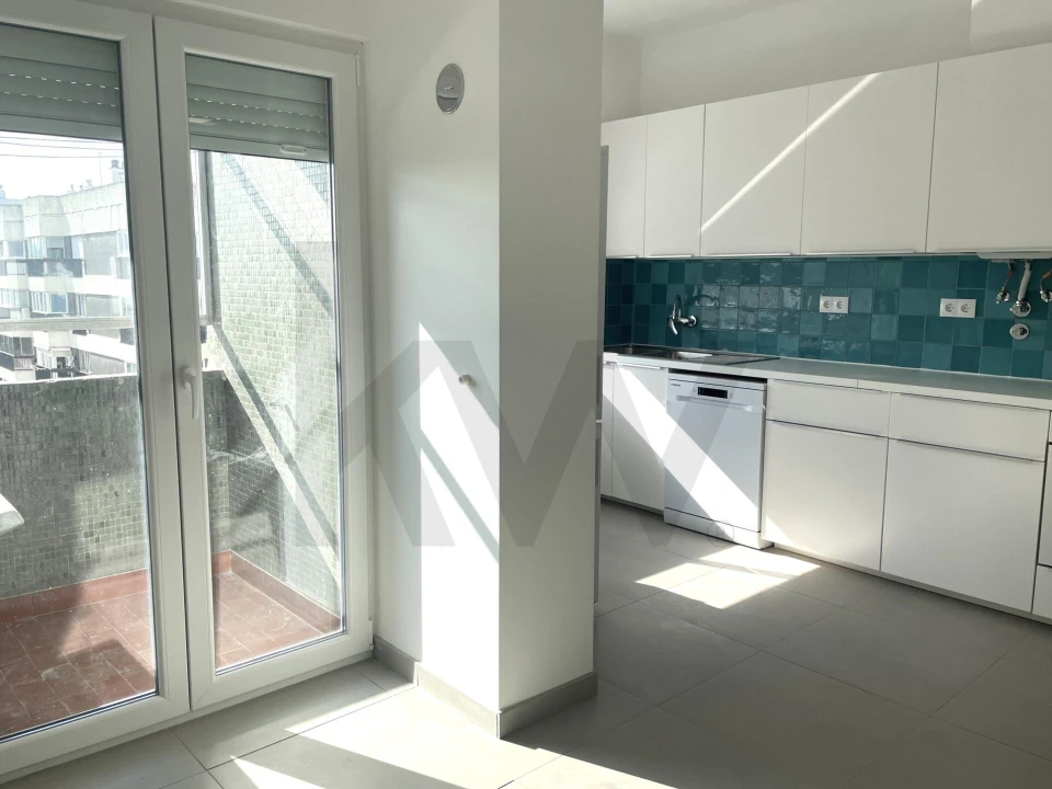 Apartamento T3 para Arrendamento em Algés, Linda-A-Velha e Cruz Quebrada-Dafundo Foto 24