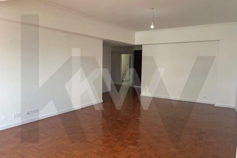 Apartamento T3 para Arrendamento em Algés, Linda-A-Velha e Cruz Quebrada-Dafundo Foto 16