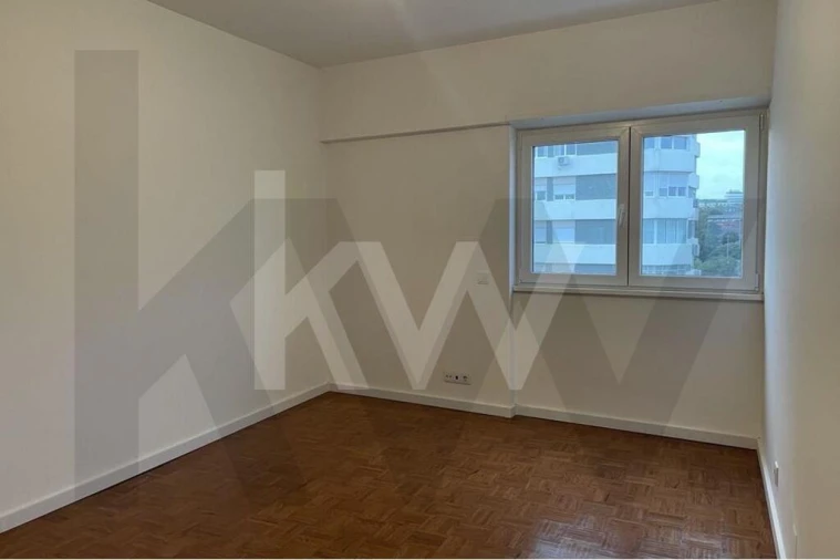 Apartamento T3 para Arrendamento em Algés, Linda-A-Velha e Cruz Quebrada-Dafundo Foto 33