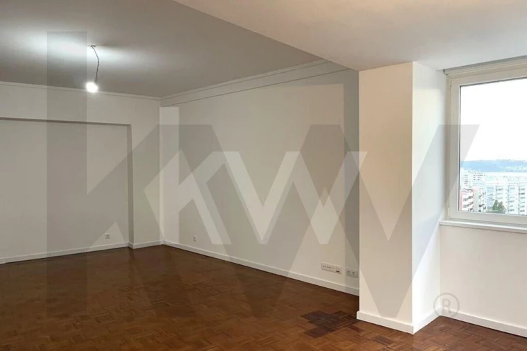 Apartamento T3 para Arrendamento em Algés, Linda-A-Velha e Cruz Quebrada-Dafundo Foto 15