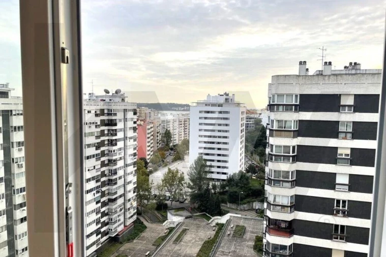 Apartamento T3 para Arrendamento em Algés, Linda-A-Velha e Cruz Quebrada-Dafundo Foto 38