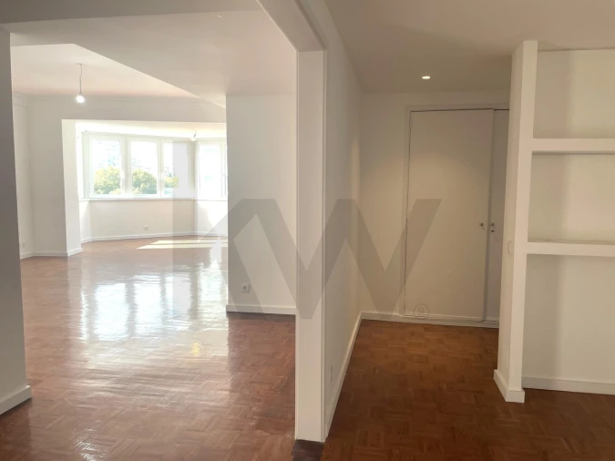 Apartamento T3 para Arrendamento em Algés, Linda-A-Velha e Cruz Quebrada-Dafundo Foto 28