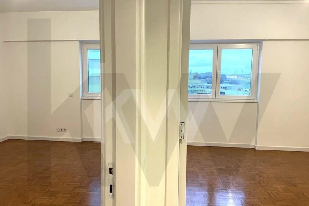 Apartamento T3 para Arrendamento em Algés, Linda-A-Velha e Cruz Quebrada-Dafundo Foto 31