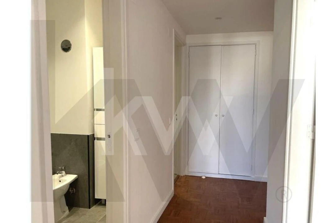 Apartamento T3 para Arrendamento em Algés, Linda-A-Velha e Cruz Quebrada-Dafundo Foto 36