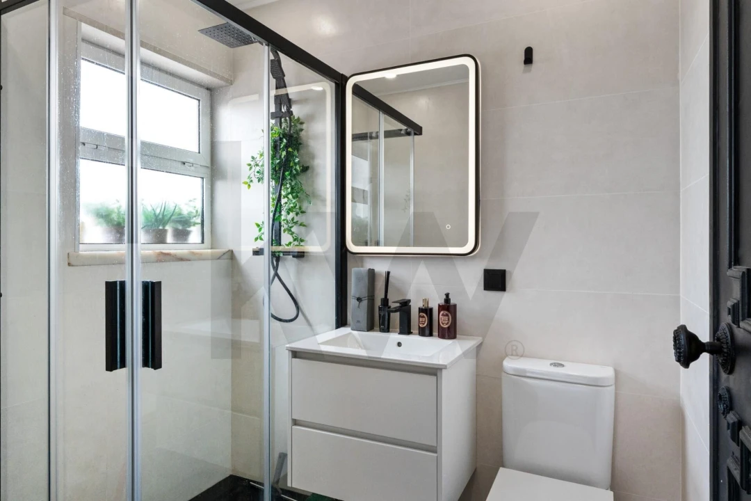 Apartamento T1 para Venda em Carcavelos e Parede Foto 5