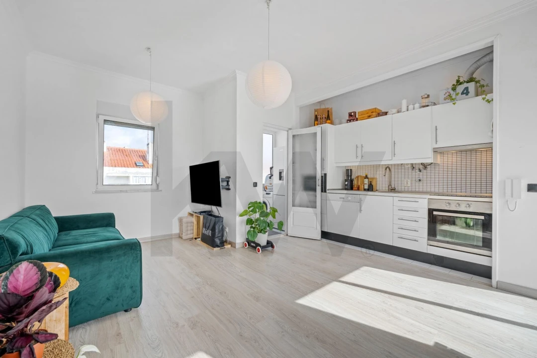 Apartamento T1 para Venda em Carcavelos e Parede Foto 13
