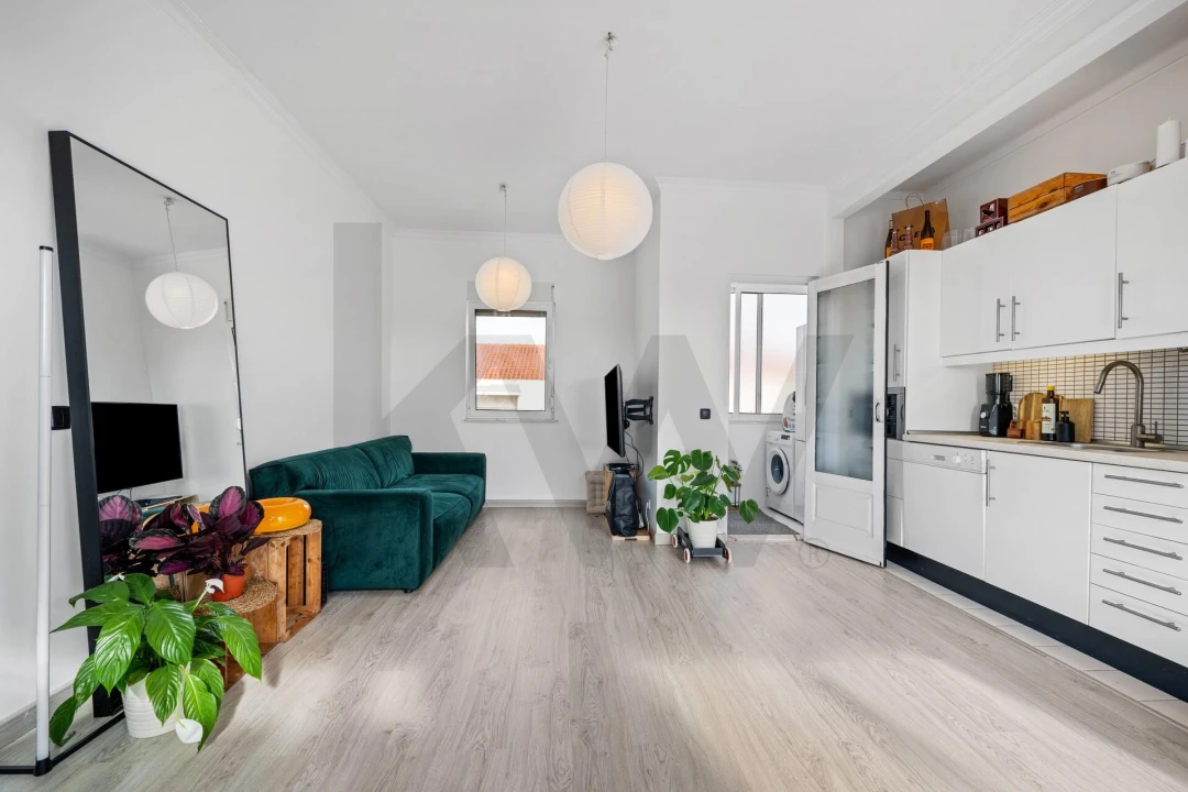 Apartamento T1 para Venda em Carcavelos e Parede Foto 14