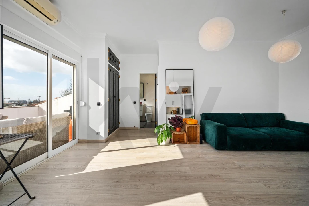 Apartamento T1 para Venda em Carcavelos e Parede Foto 11