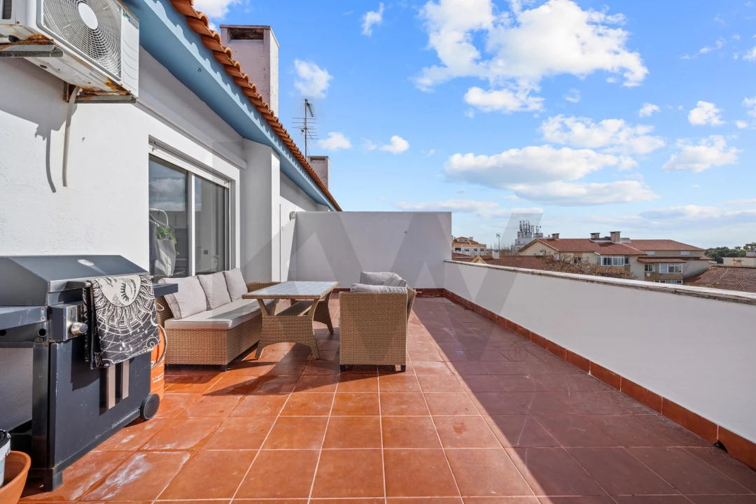 Apartamento T1 para Venda em Carcavelos e Parede Foto 16