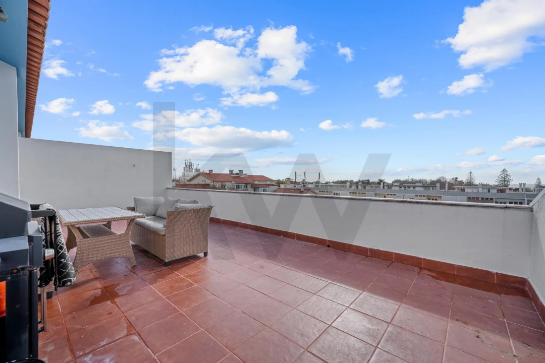 Apartamento T1 para Venda em Carcavelos e Parede Foto 6